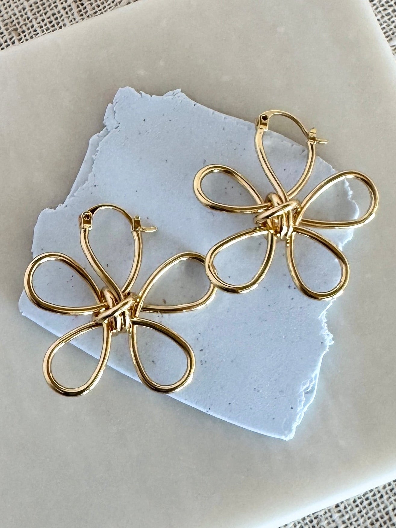 Gold Loop Flower