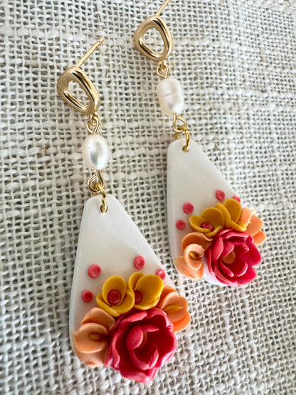 Elegant florals &amp; pearls