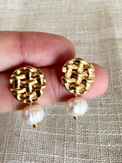 Weaved stud &amp; Pearl