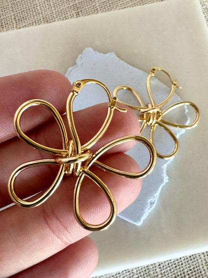 Gold Loop Flower