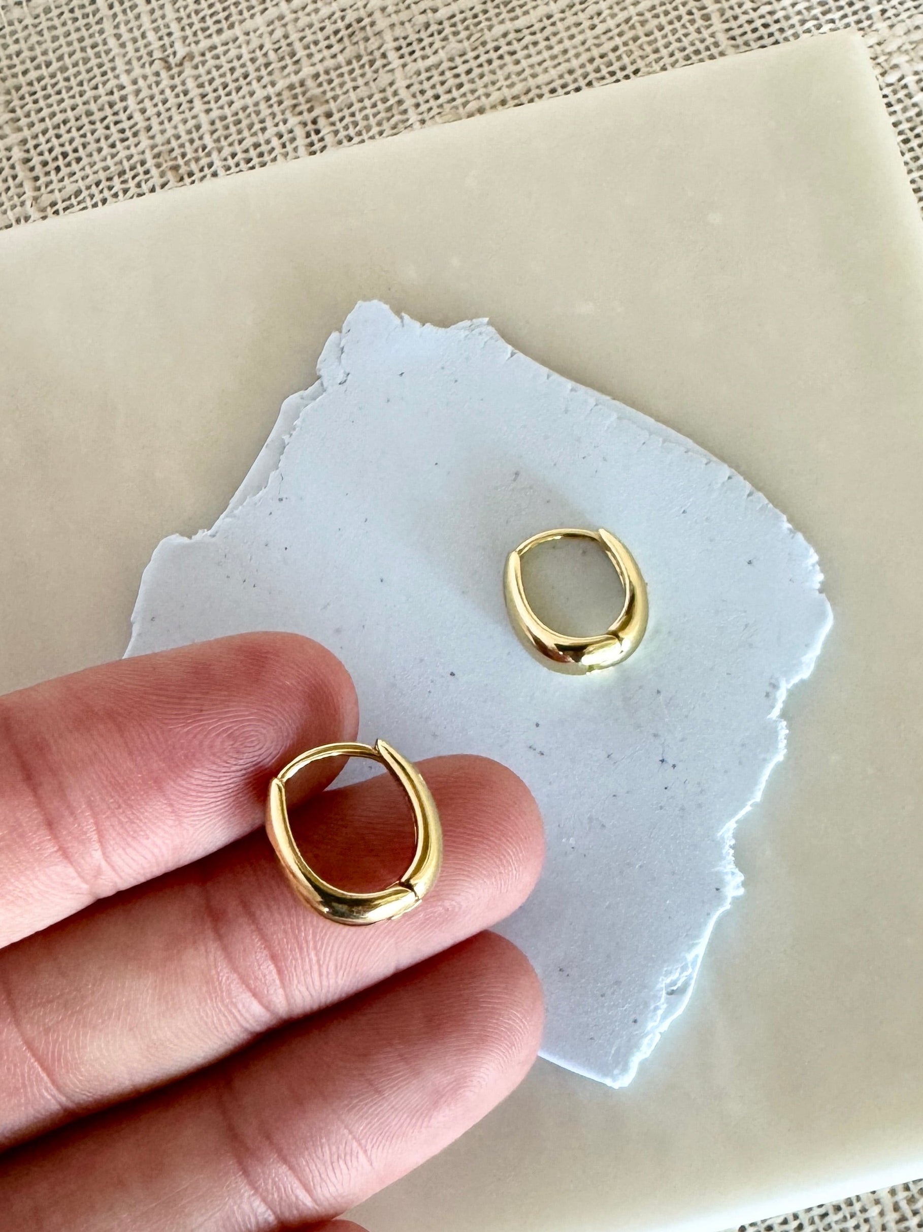 Small Oval Huggie